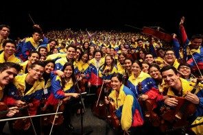 Orquestra Sinfonica Simon Boliva Coro Nacional Juvenil Simon Bolivar 2015